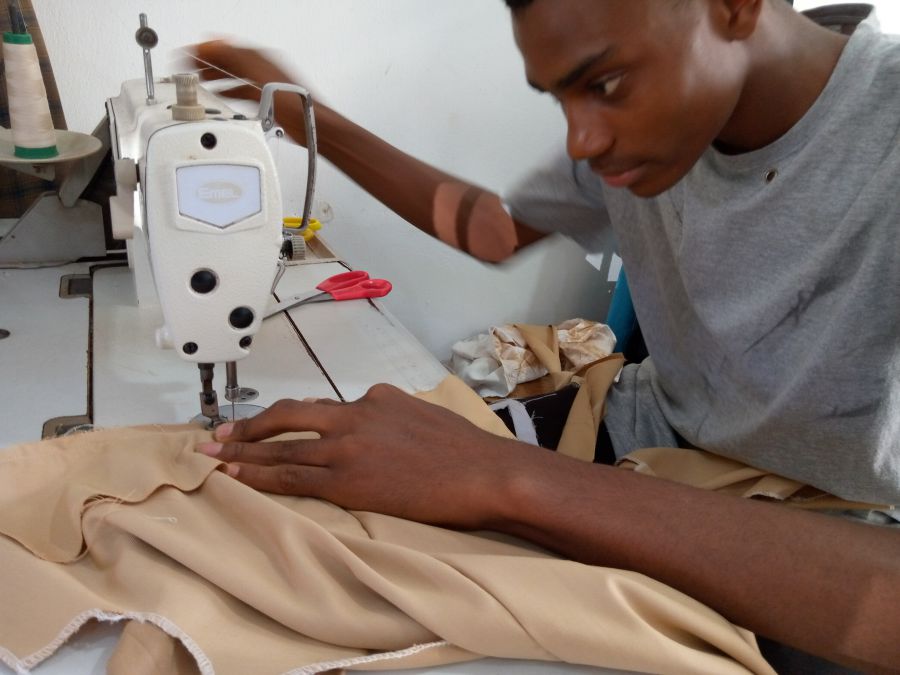 Home Eddytex Stitches and Fashion